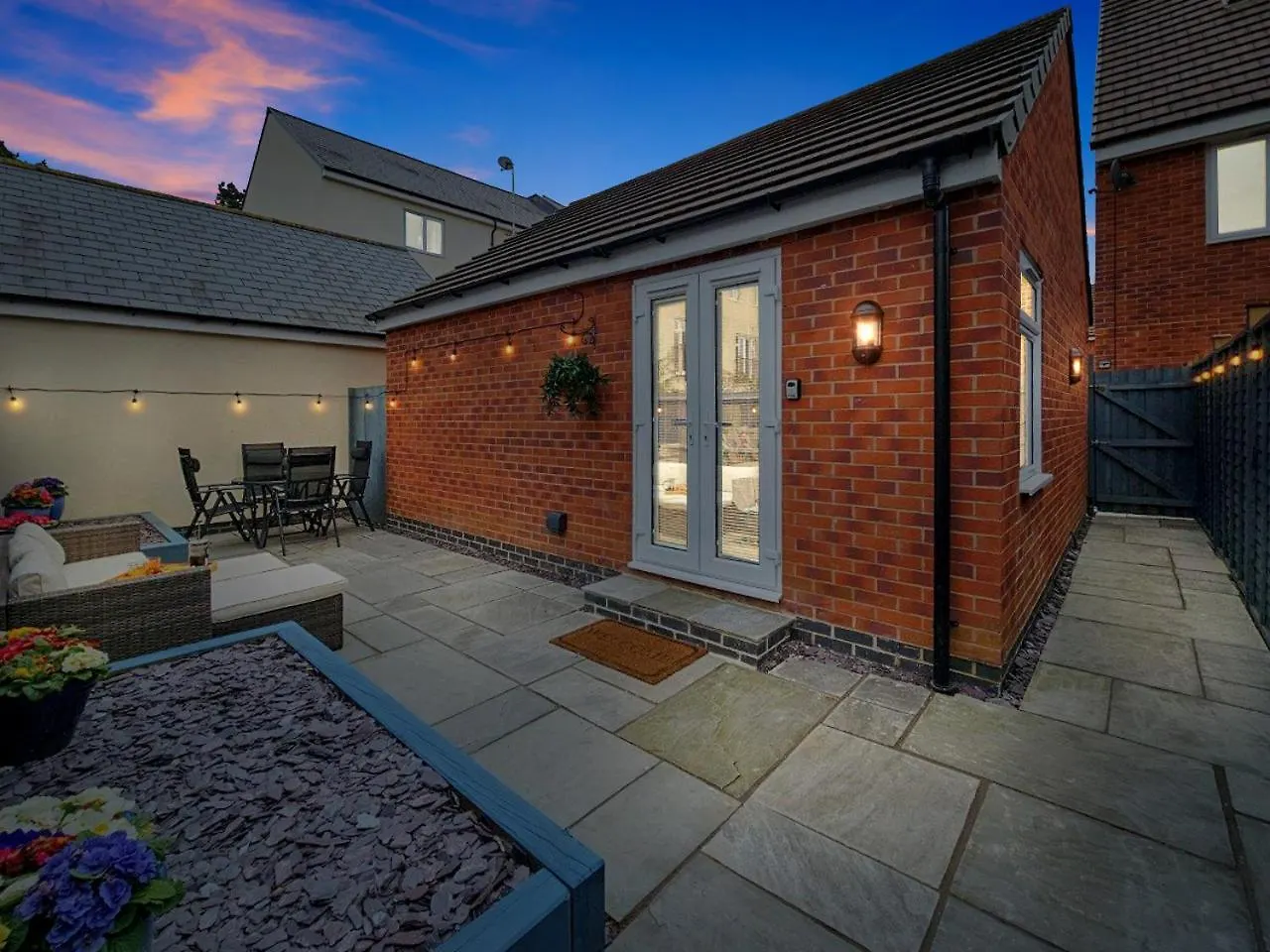 Blue Garden Retreat By Fortuna Property Cheltenham 0*,