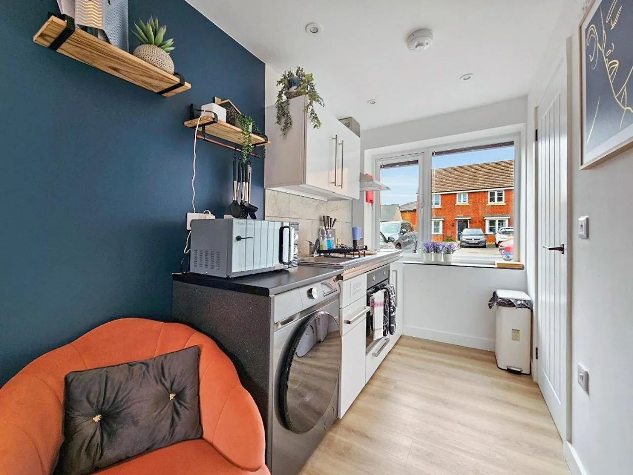 Blue Garden Retreat By Fortuna Property Cheltenham